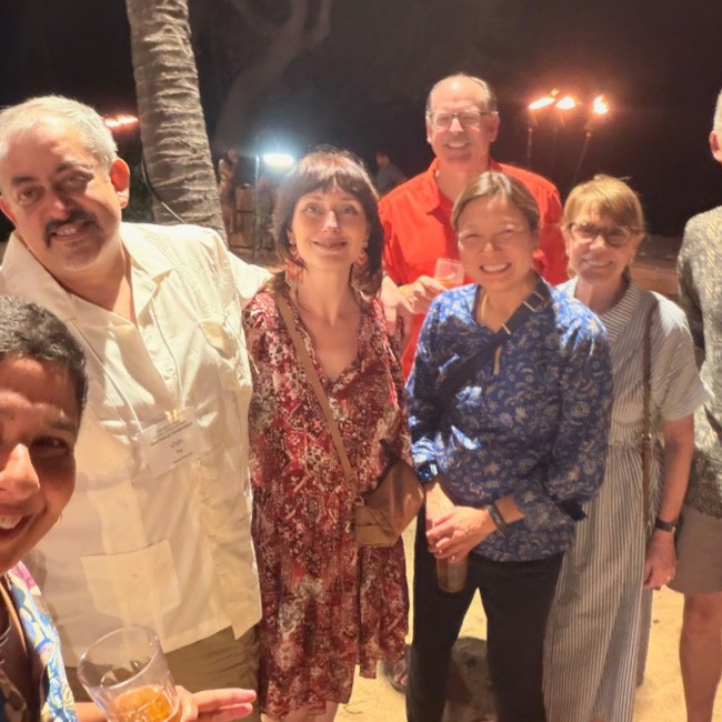 luau selfie 